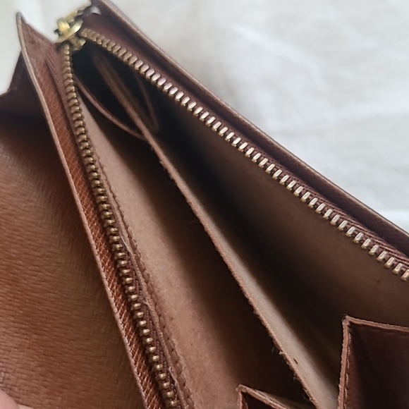 Louis Vuitton LV Monogram Tresor Wallet - Picture 13 of 14